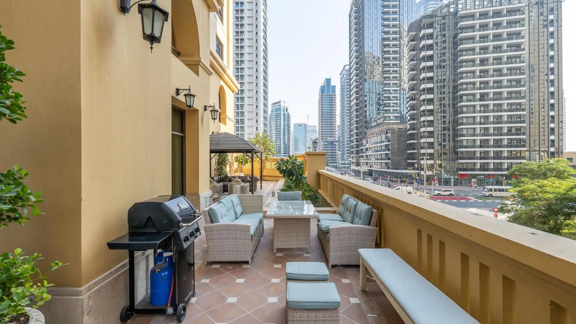 5 Bedroom Flat In Jbr Near The Beach And Sleeps 9 Dubai Apartment