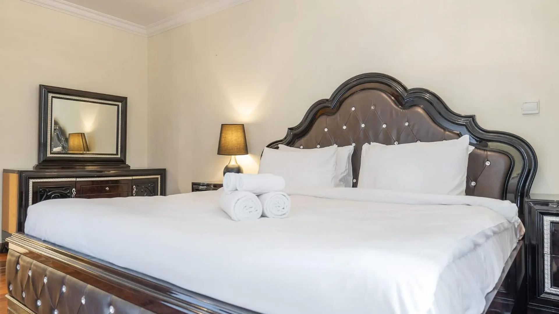 5 Bedroom Flat In Jbr Near The Beach And Sleeps 9 Dubai 0*,  United Arab Emirates