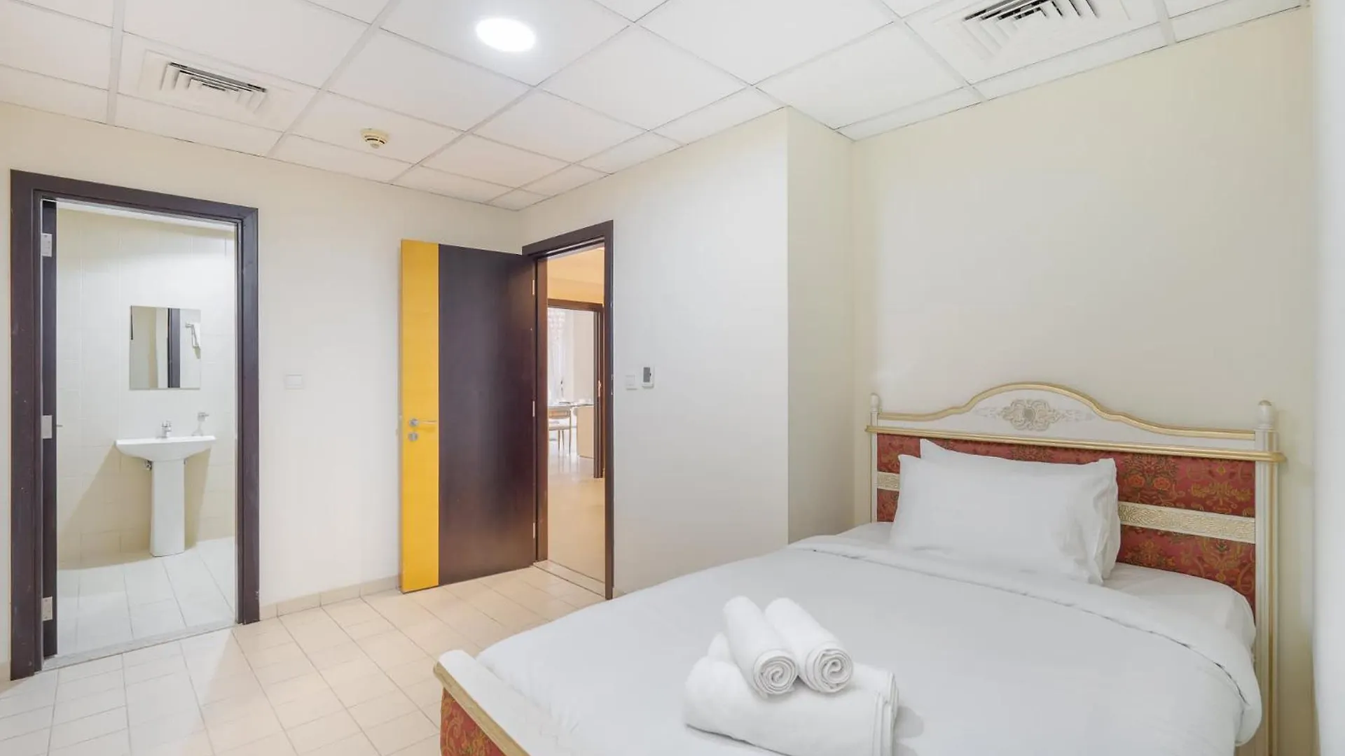 Apartment 5 Bedroom Flat In Jbr Near The Beach And Sleeps 9 Dubai