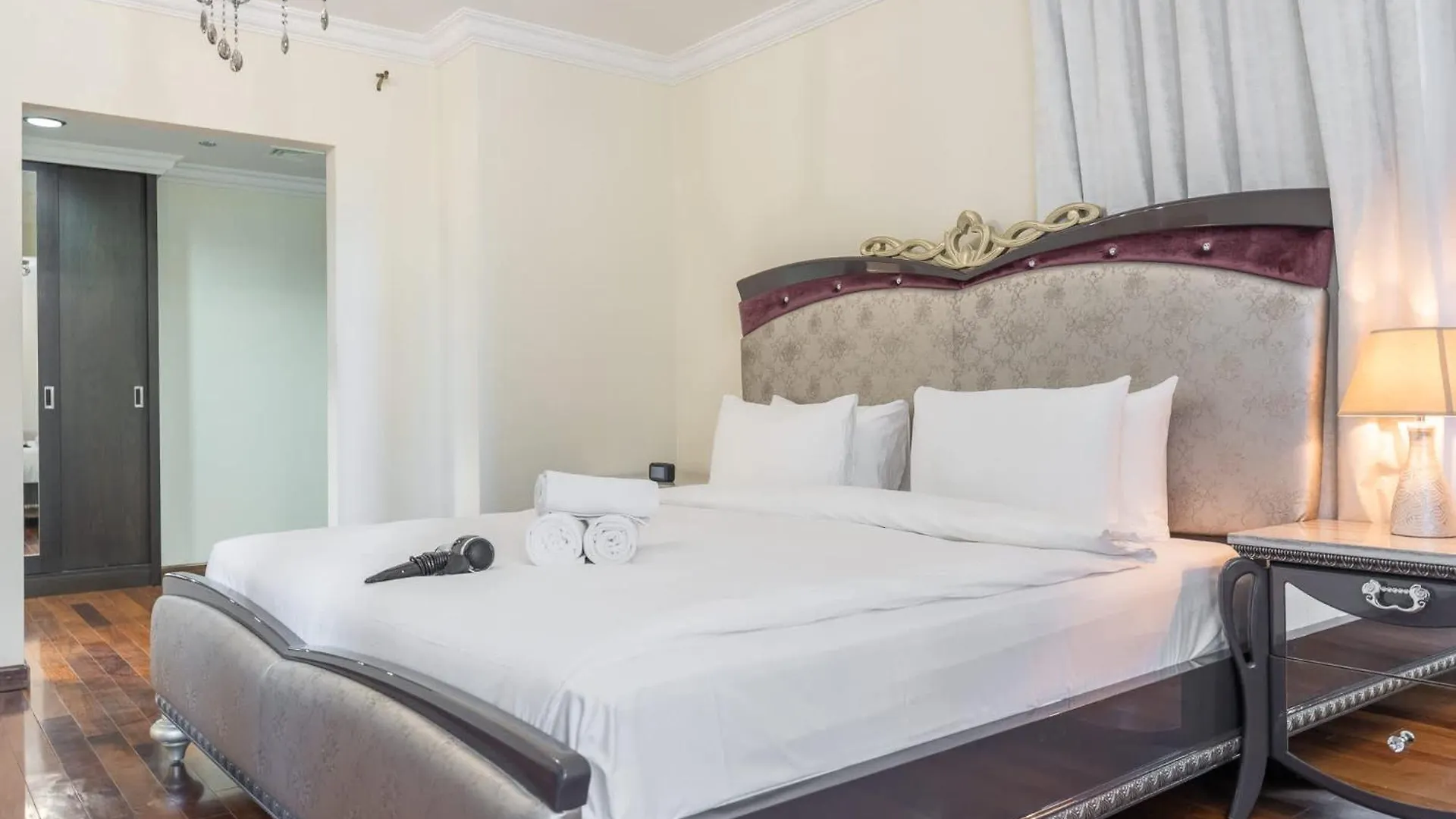 5 Bedroom Flat In Jbr Near The Beach And Sleeps 9 Dubai 0*,  United Arab Emirates