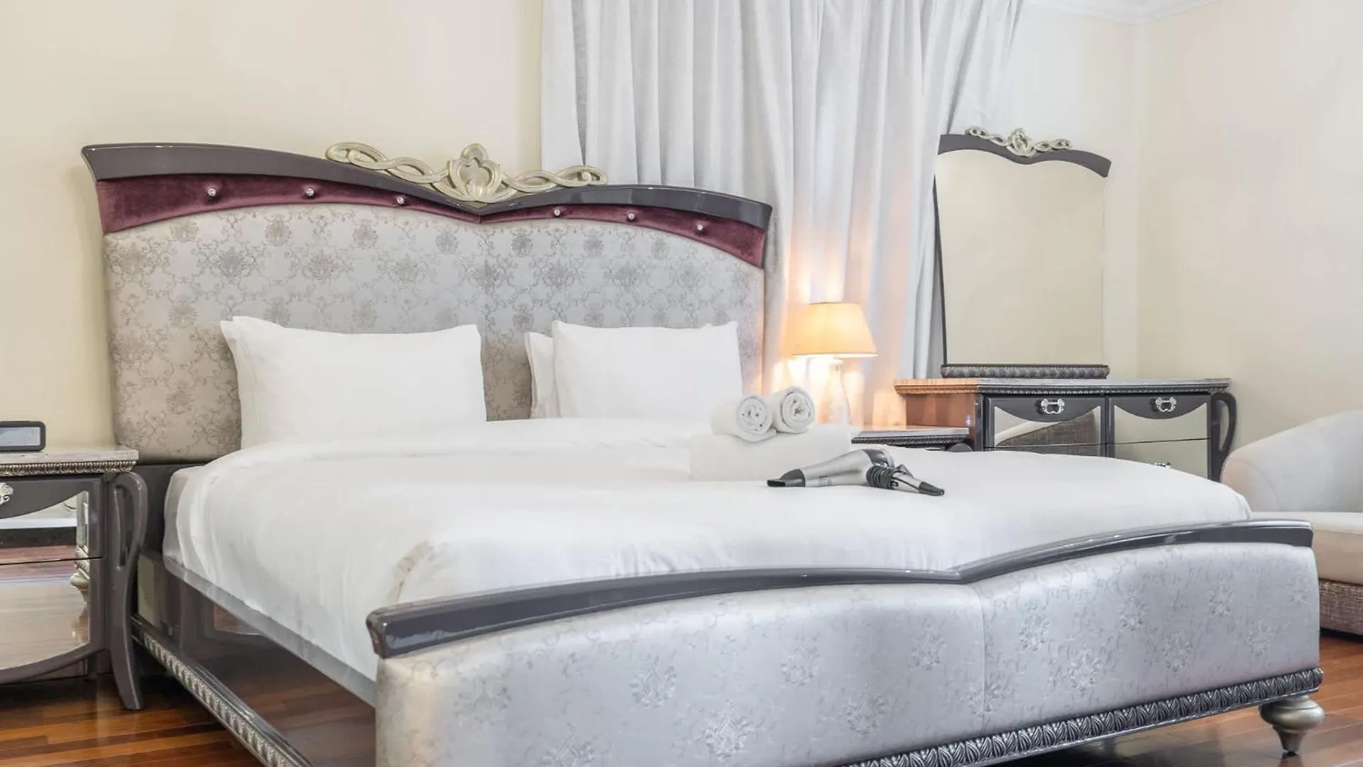 5 Bedroom Flat In Jbr Near The Beach And Sleeps 9 Dubai 0*,