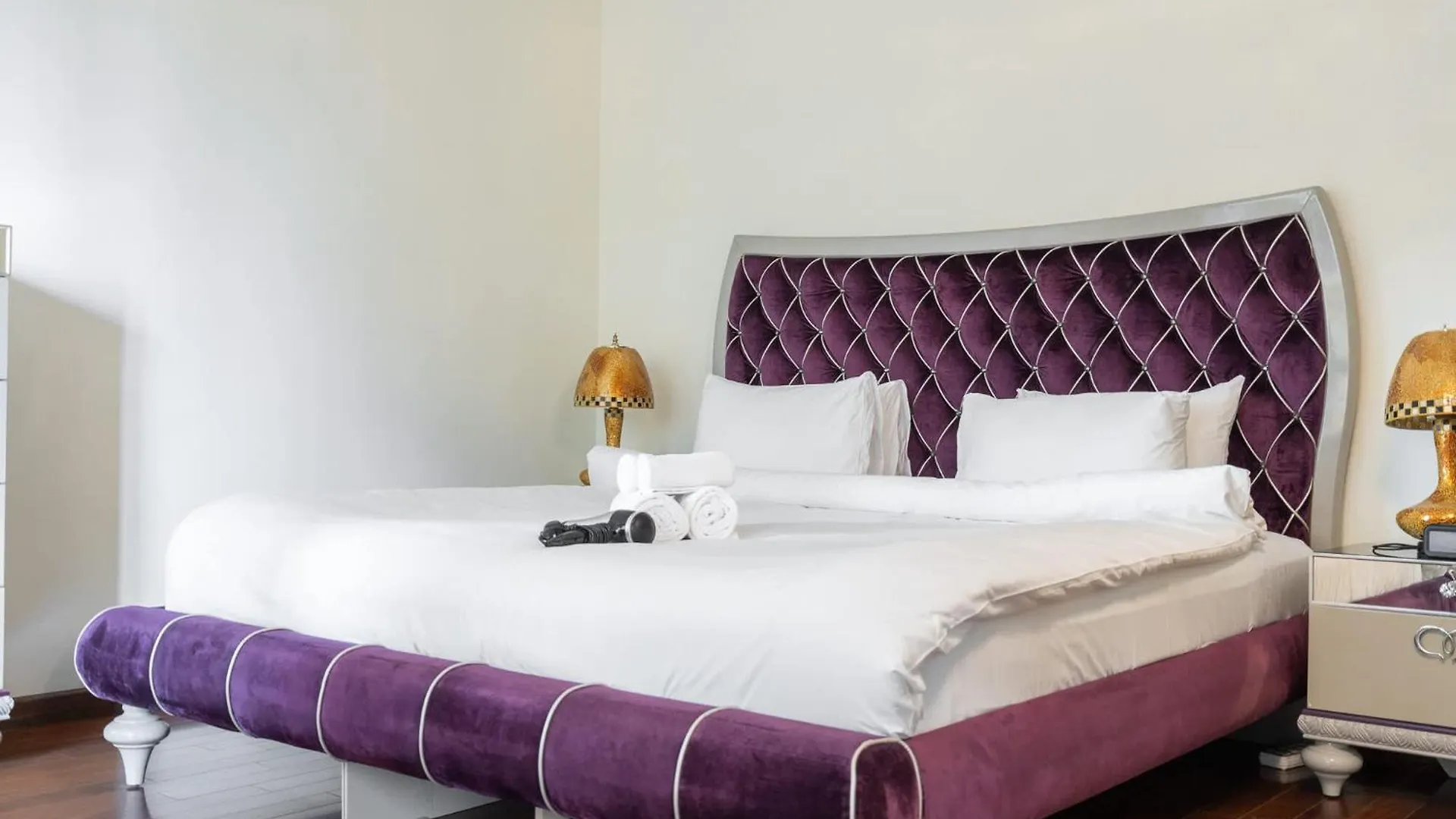 5 Bedroom Flat In Jbr Near The Beach And Sleeps 9 Dubai 0*,
