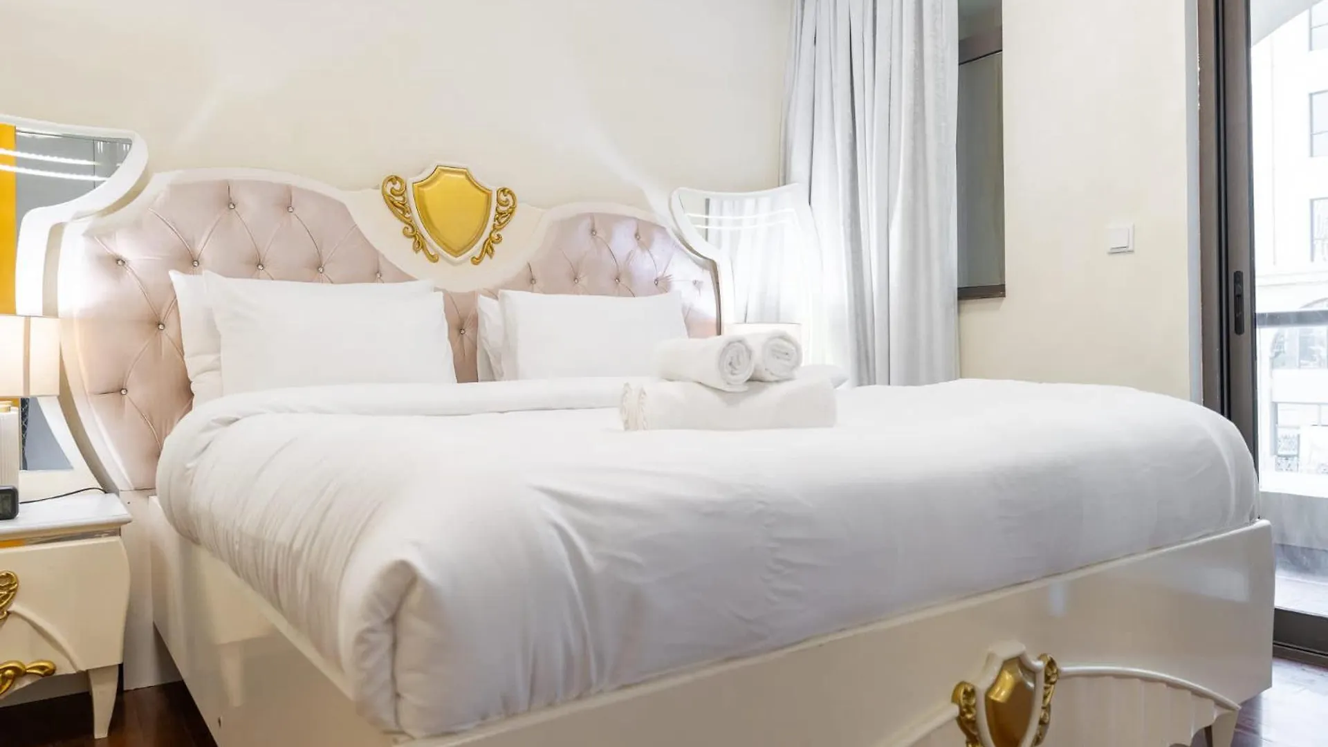 5 Bedroom Flat In Jbr Near The Beach And Sleeps 9 Dubai Apartment