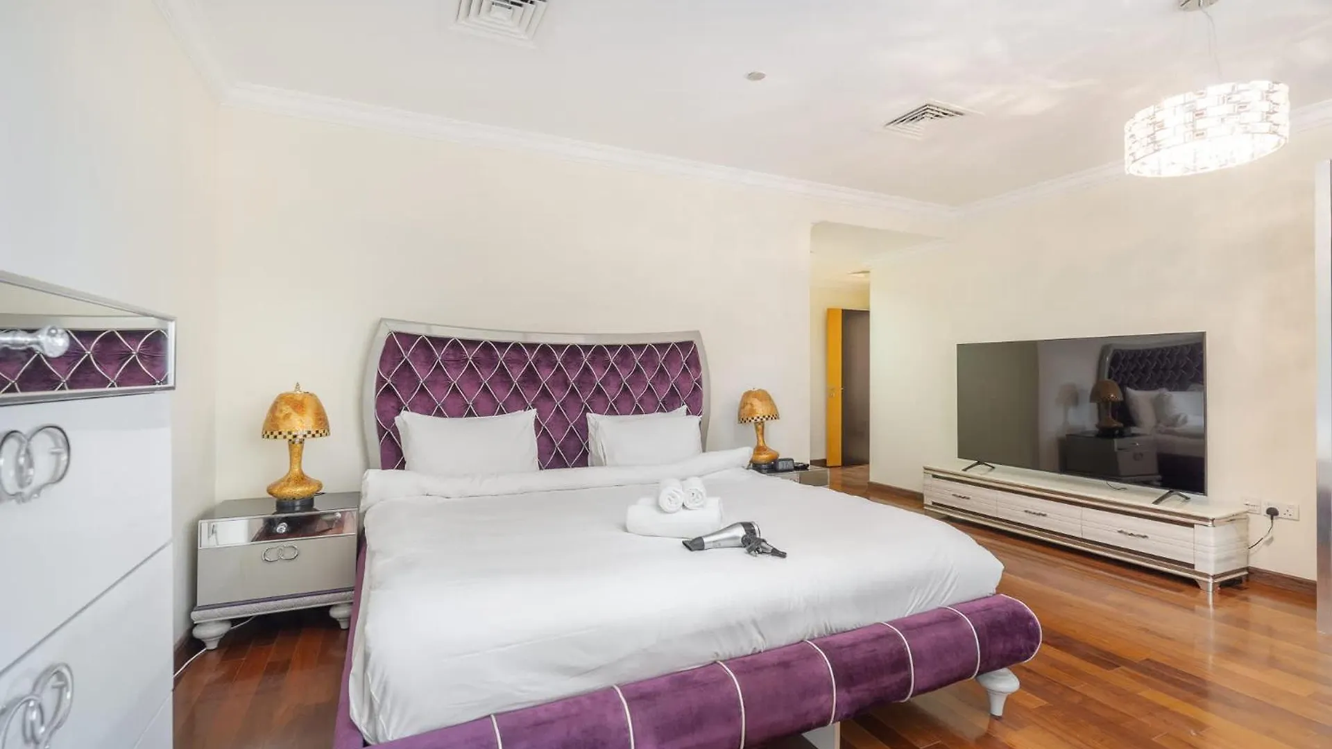 Apartment 5 Bedroom Flat In Jbr Near The Beach And Sleeps 9 Dubai