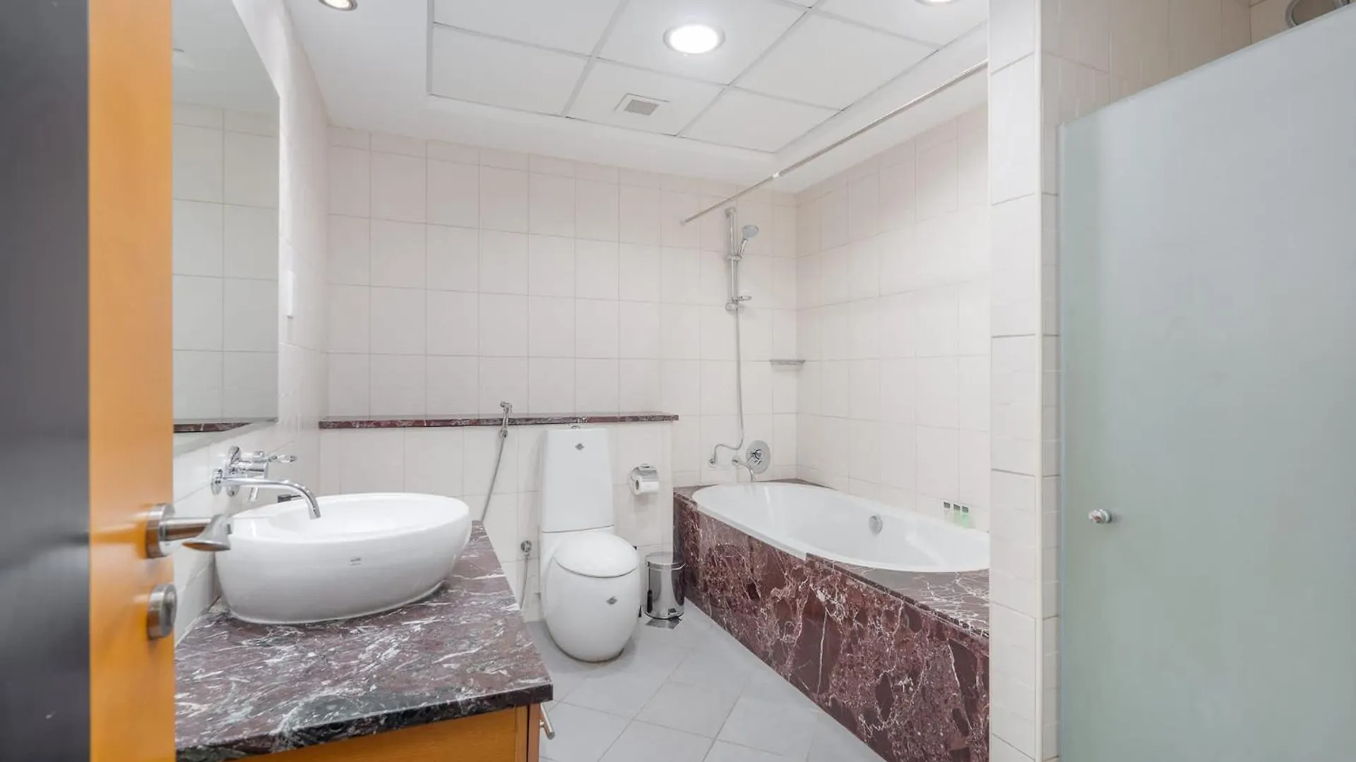 5 Bedroom Flat In Jbr Near The Beach And Sleeps 9 Dubai Apartment