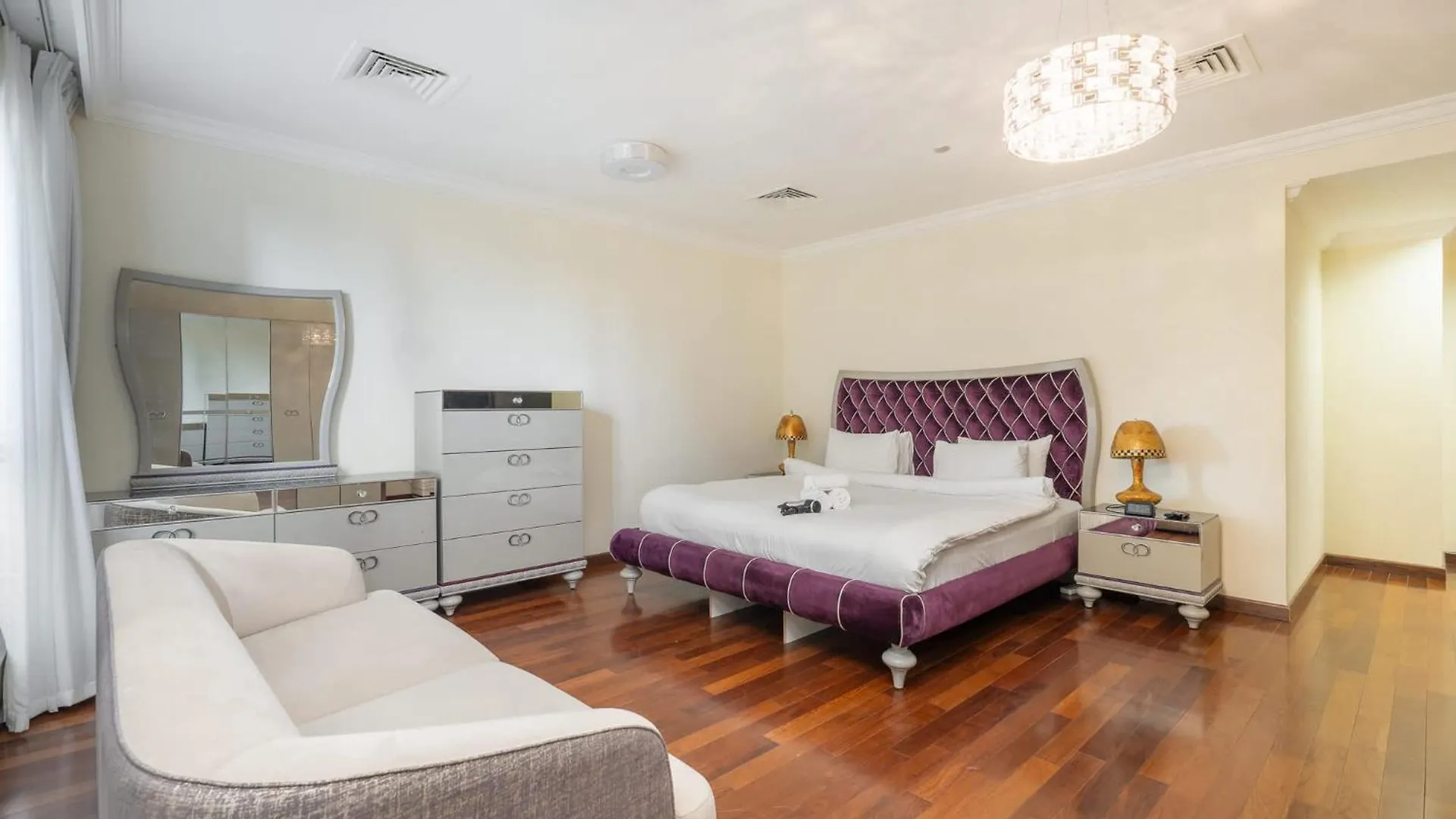 Apartment 5 Bedroom Flat In Jbr Near The Beach And Sleeps 9 Dubai