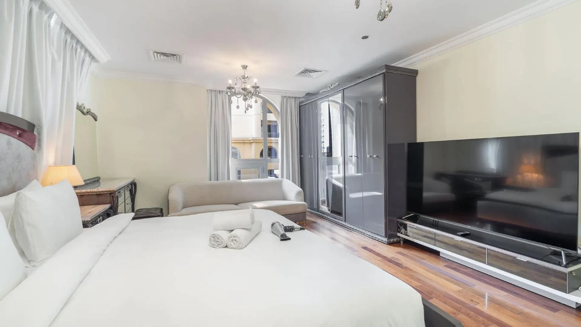 5 Bedroom Flat In Jbr Near The Beach And Sleeps 9 Dubai United Arab Emirates