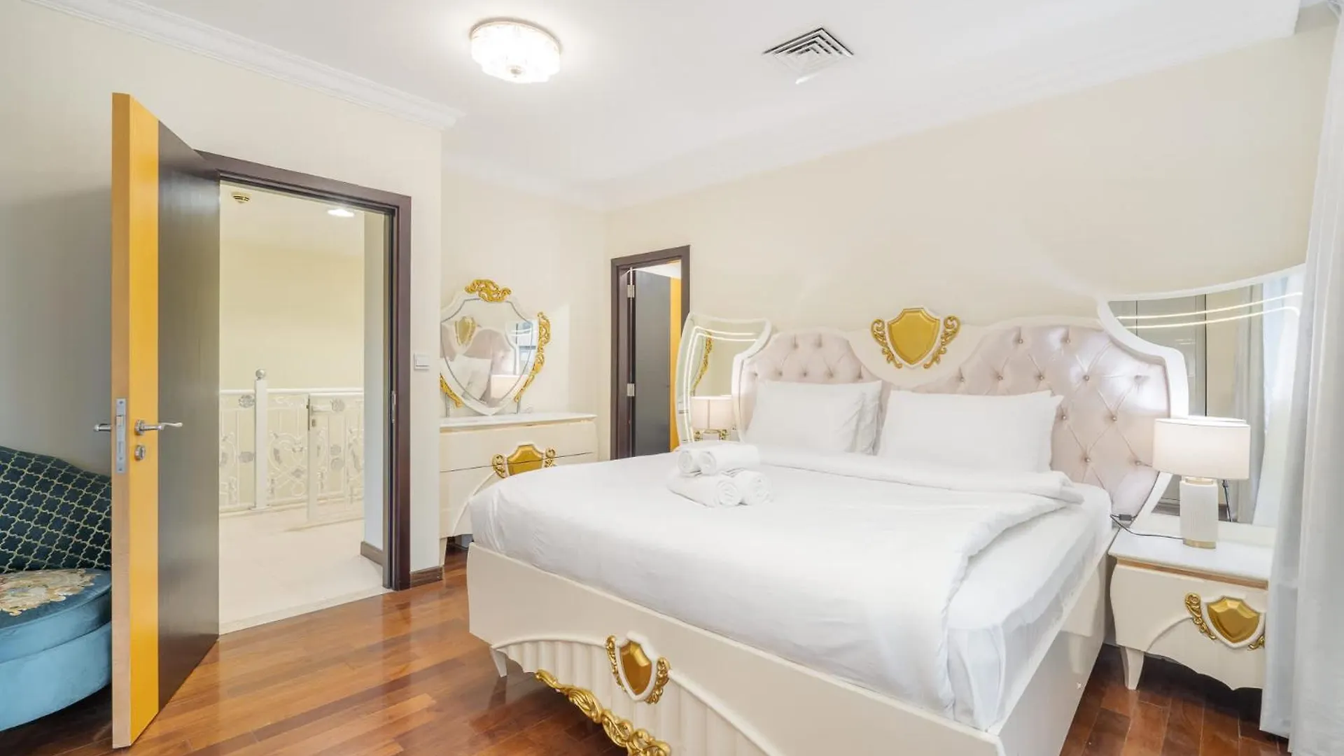 Apartment 5 Bedroom Flat In Jbr Near The Beach And Sleeps 9 Dubai