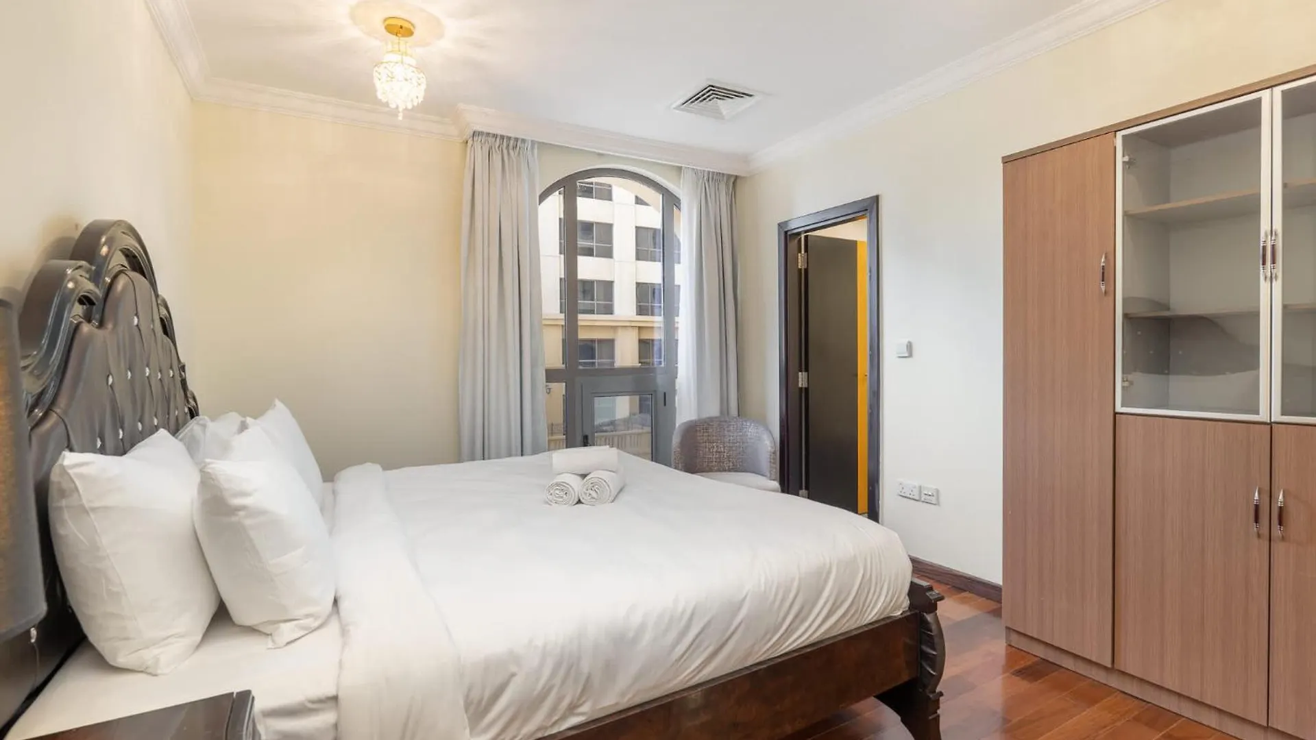 5 Bedroom Flat In Jbr Near The Beach And Sleeps 9 Dubai 0*,  United Arab Emirates