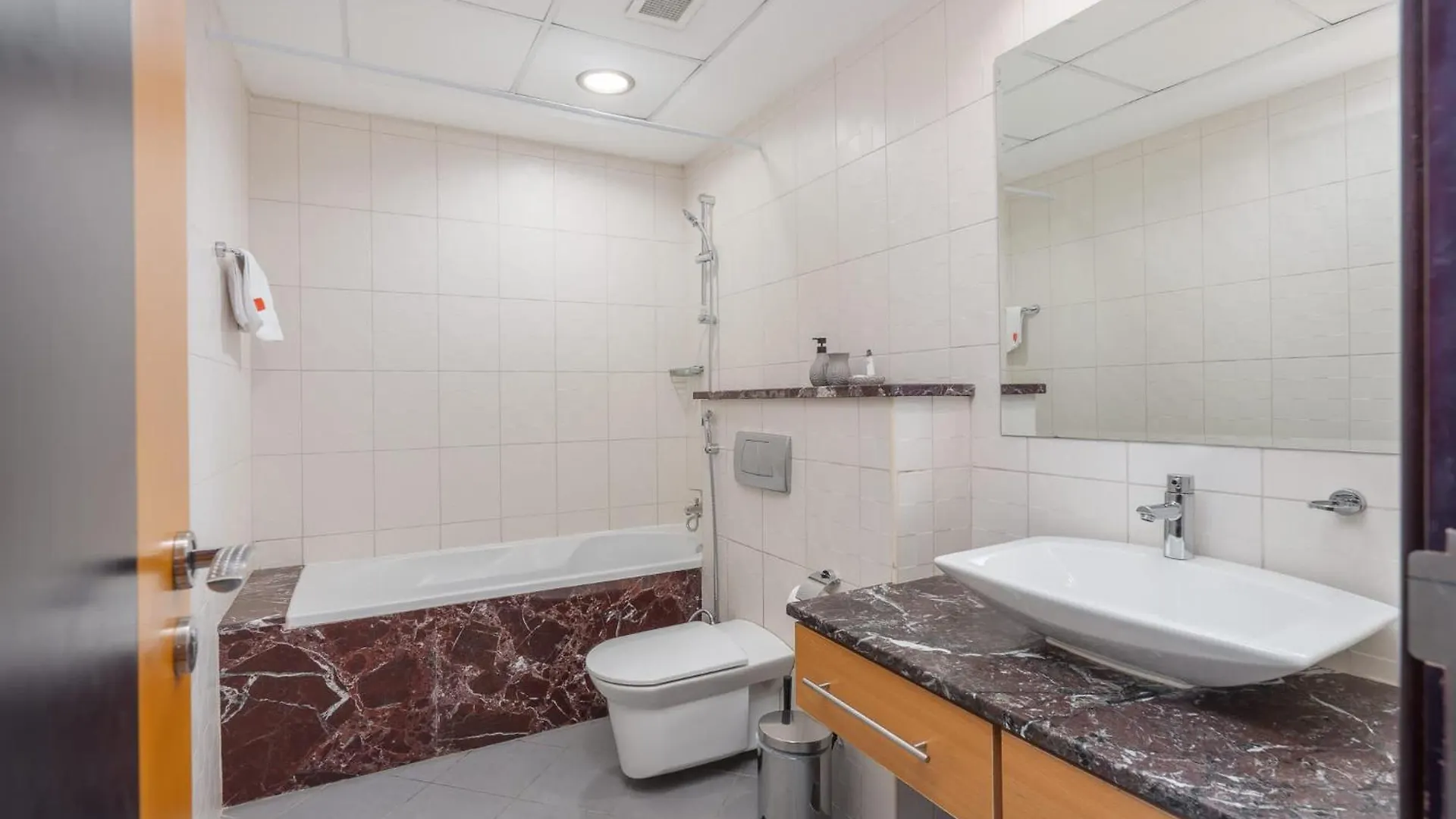 Apartment 5 Bedroom Flat In Jbr Near The Beach And Sleeps 9 Dubai United Arab Emirates