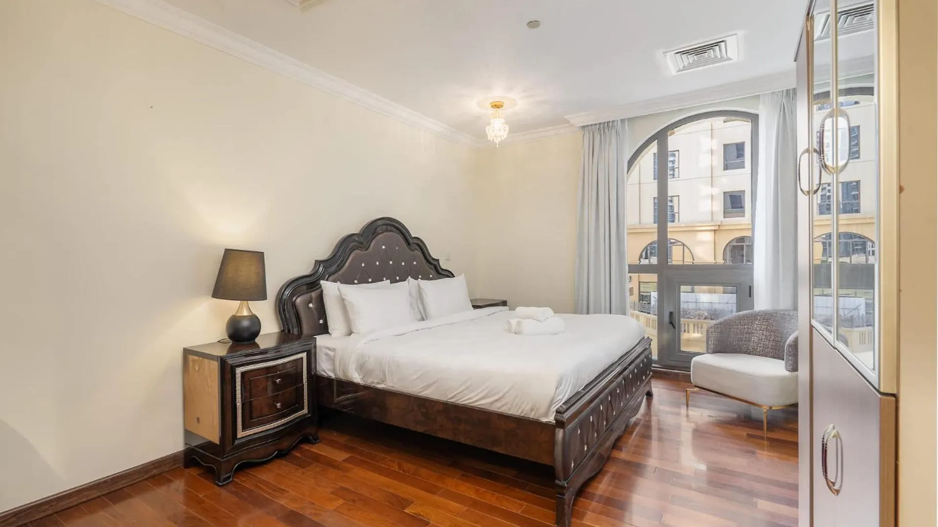 5 Bedroom Flat In Jbr Near The Beach And Sleeps 9 Dubai 0*,
